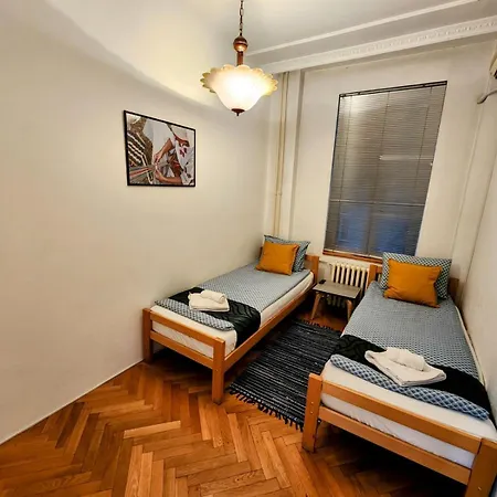 Apartment Authentic Centre For Large Groups, Republic Square - Up To 47 People In 5