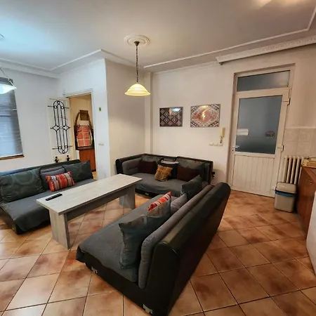 Apartment Authentic Centre For Large Groups, Republic Square - Up To 47 People In 5 *