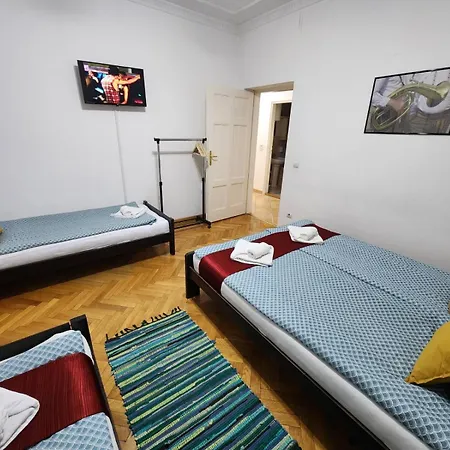 Apartment Authentic Centre For Large Groups, Republic Square - Up To 47 People In 5