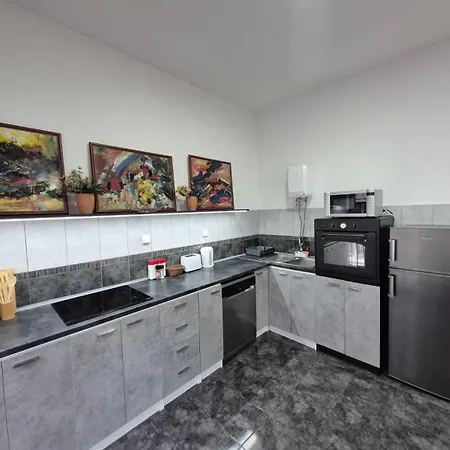 Authentic Centre For Large Groups, Republic Square - Up To 47 People In 5 * Belgrade