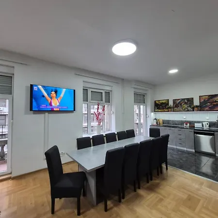 Authentic Centre For Large Groups, Republic Square - Up To 47 People In 5 Apartment Belgrade