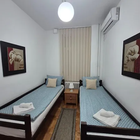 Authentic Centre For Large Groups, Republic Square - Up To 47 People In 5 Apartment Belgrade