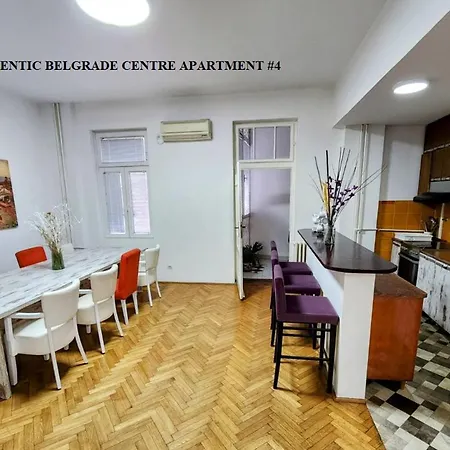 Authentic Centre For Large Groups, Republic Square - Up To 47 People In 5 Apartment *
