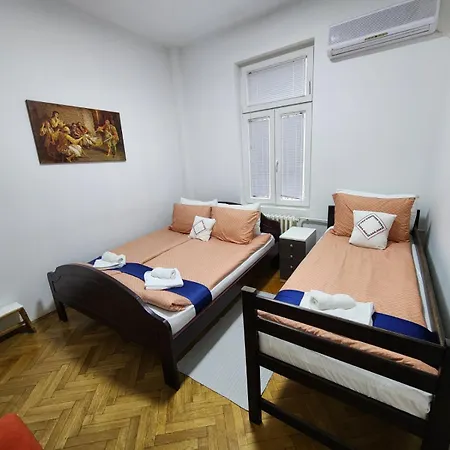 Authentic Centre For Large Groups, Republic Square - Up To 47 People In 5 * Belgrade